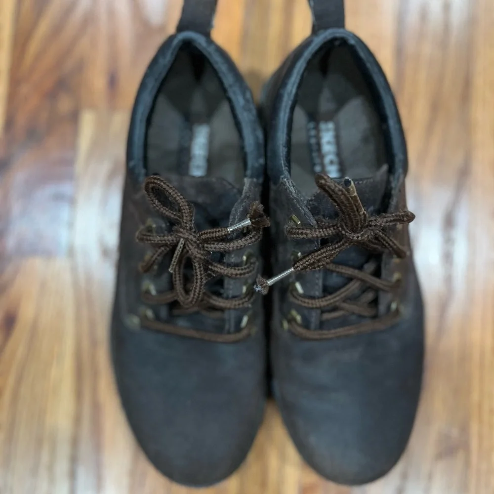 Leather Skechers/Comfort Walker Oxford’s Size 7.5 Brown Color.Flaws see pictures